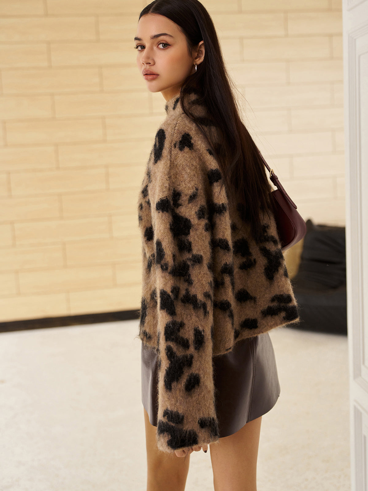 Women's Knit Sweater Animal Print Long Sleeve Crewneck Pullover
